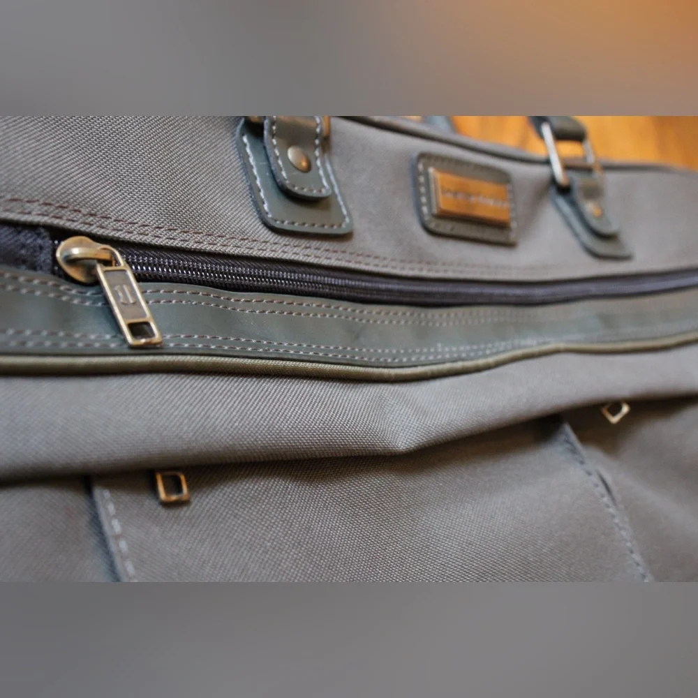 American Tourister Vintage Gray Travel Bag Large